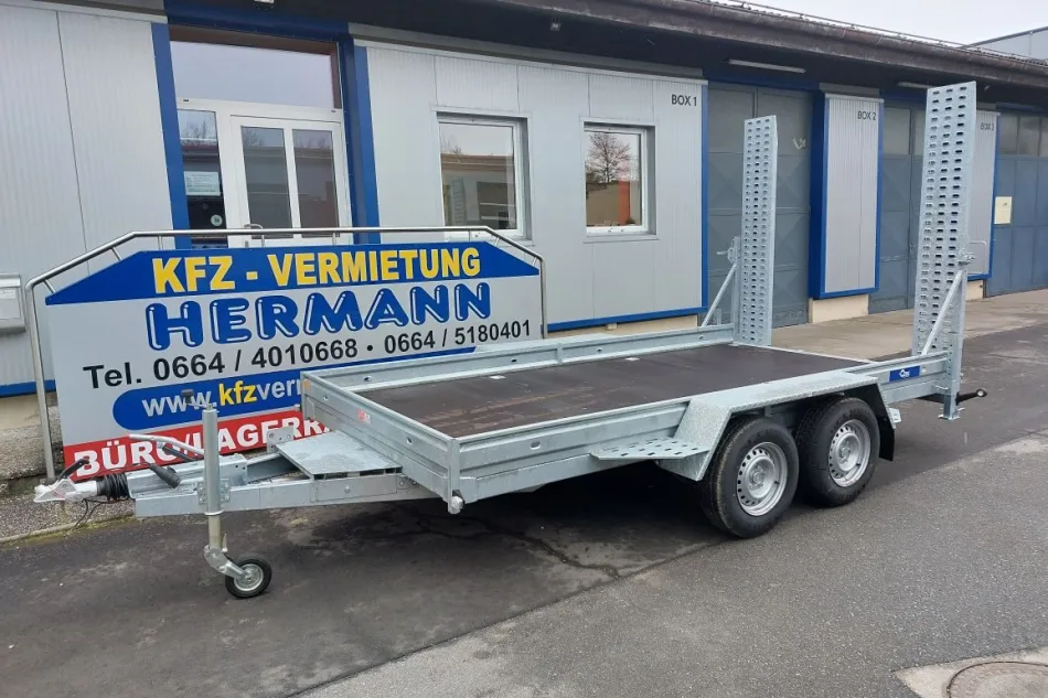 KFZ-Vermietung Hermann Maschinentransporter